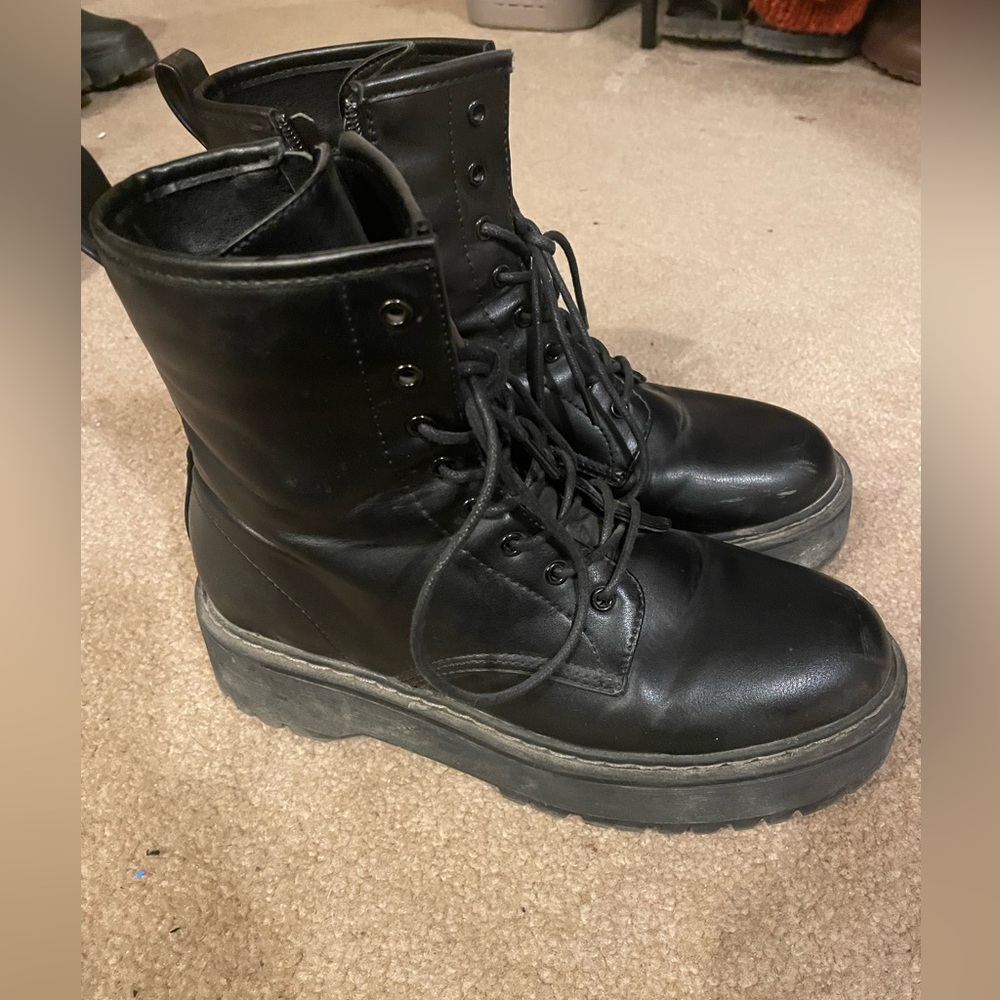 Steve Madden Betty combat boots